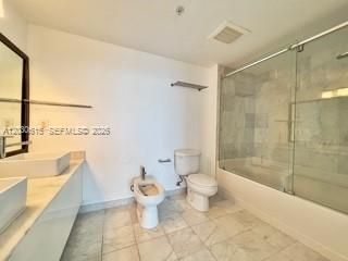 For Rent: $4,000 (2 beds, 2 baths, 1174 Square Feet)