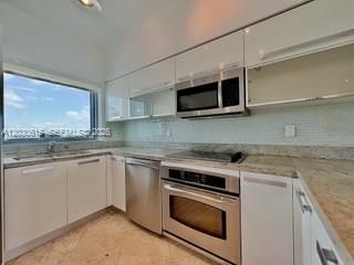 For Rent: $4,000 (2 beds, 2 baths, 1174 Square Feet)