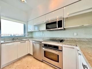 For Rent: $4,000 (2 beds, 2 baths, 1174 Square Feet)