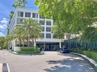 For Rent: $4,000 (2 beds, 2 baths, 1174 Square Feet)