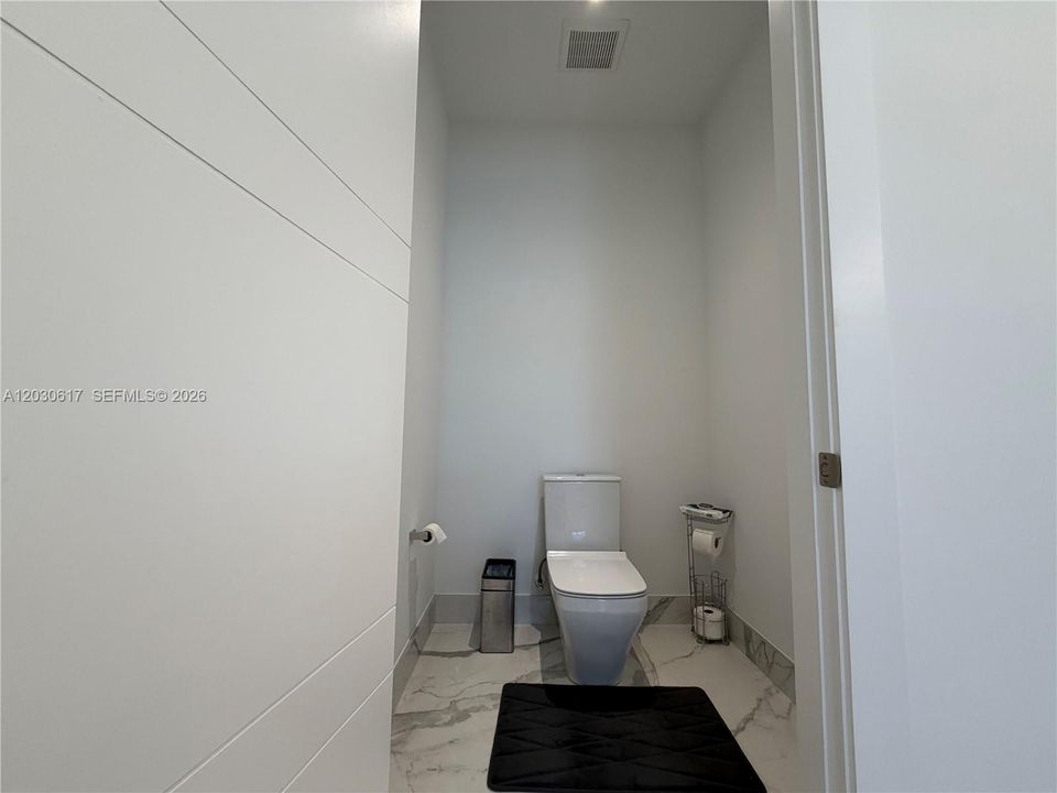 В аренду: $25,000 (7 спален, 8 ванн, 7681 Квадратных фут)