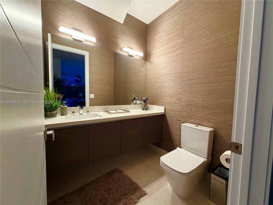 В аренду: $25,000 (7 спален, 8 ванн, 7681 Квадратных фут)
