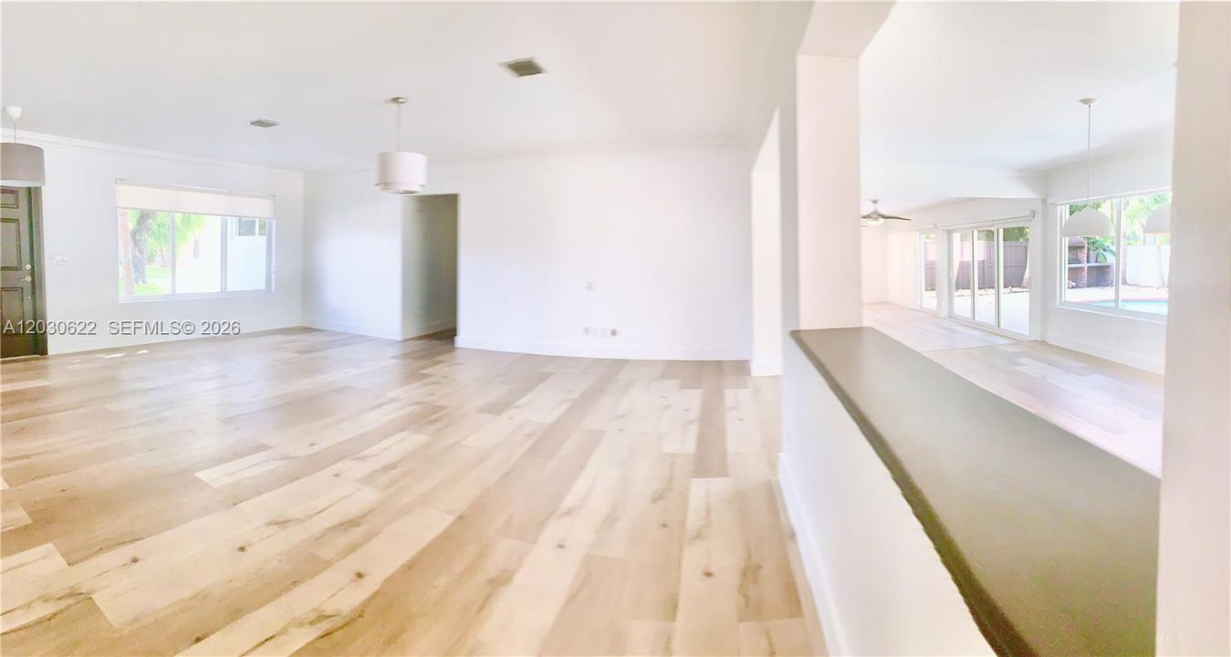 Недавно арендовано: $6,500 (4 спален, 3 ванн, 2355 Квадратных фут)