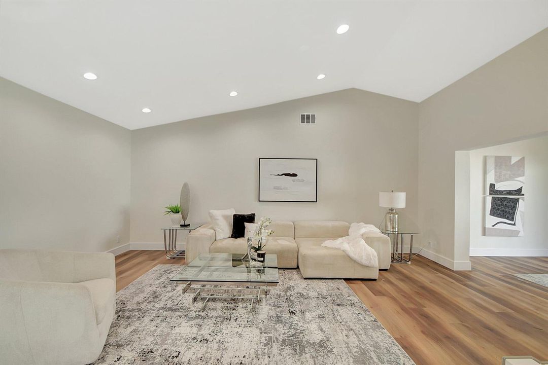 21440 Campo Allegro Drive