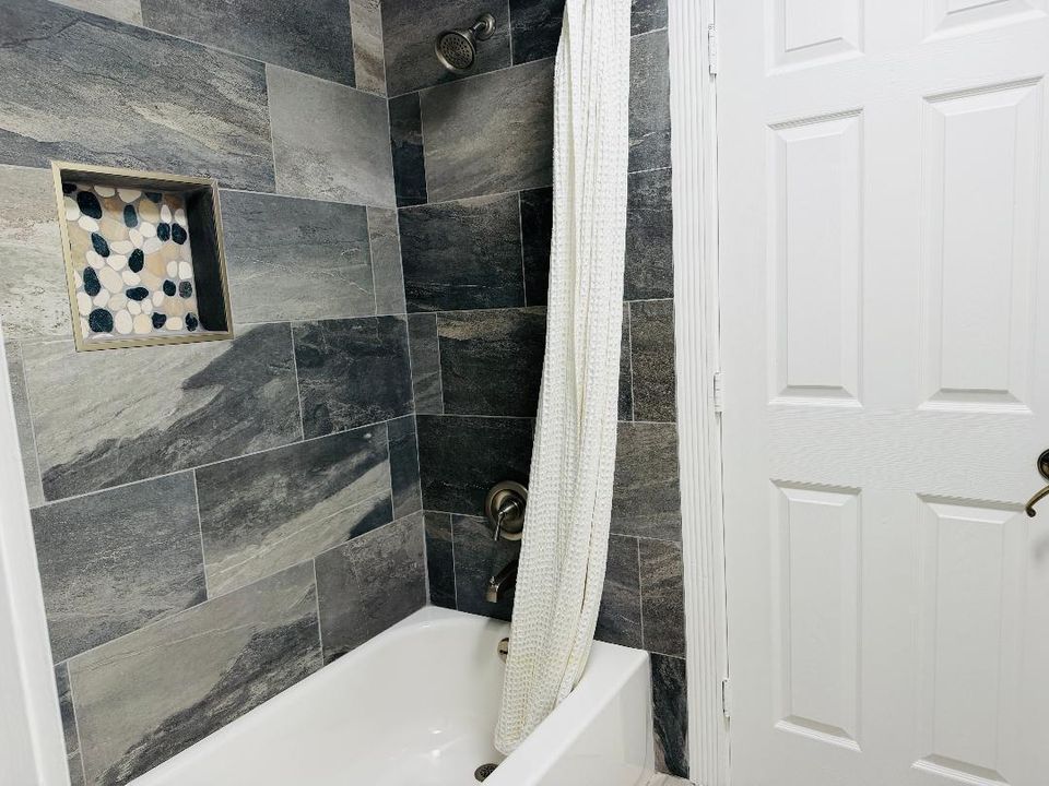 Jack & Jill Bath - 2
