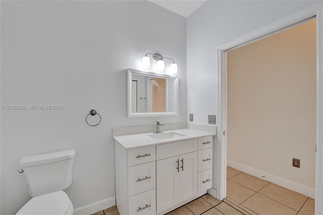 В аренду: $5,000 (4 спален, 2 ванн, 2500 Квадратных фут)