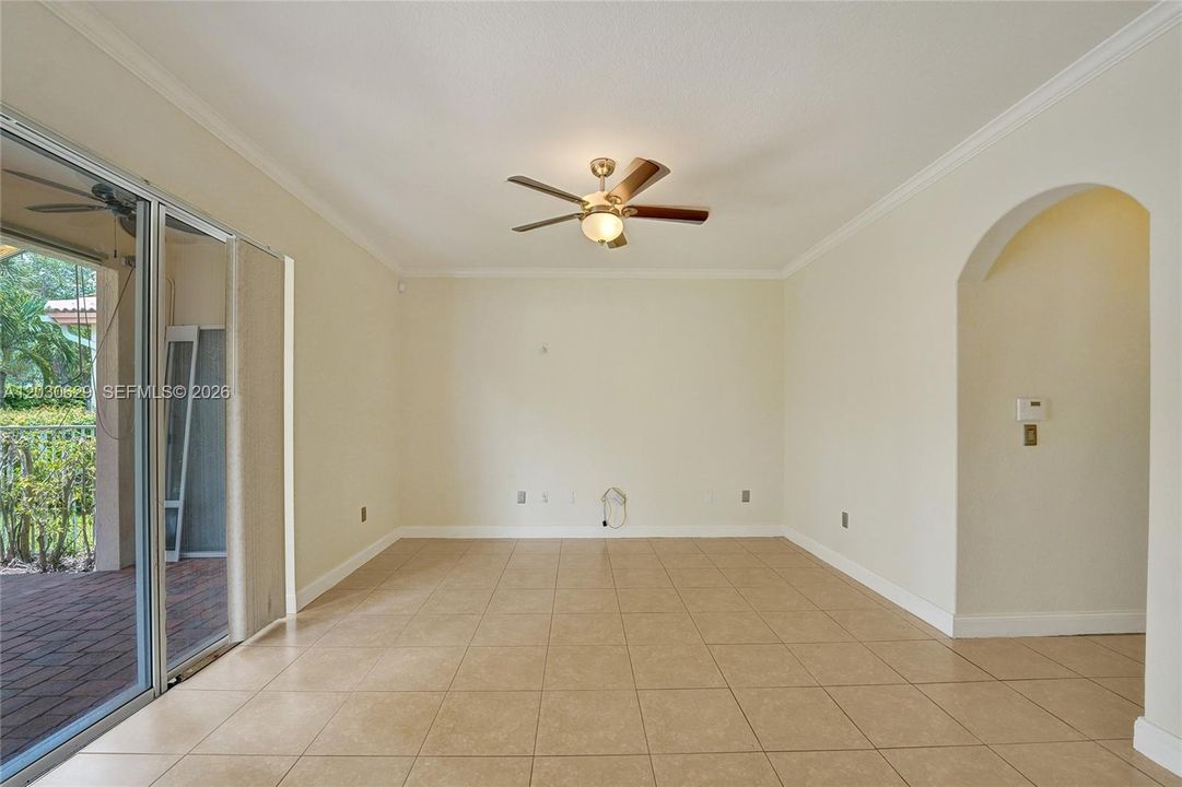 В аренду: $5,000 (4 спален, 2 ванн, 2500 Квадратных фут)