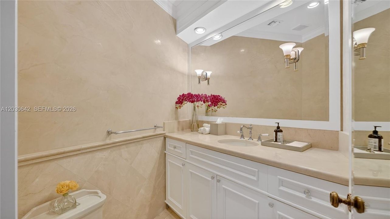 For Rent: $150,000 (9 beds, 8 baths, 10964 Square Feet)