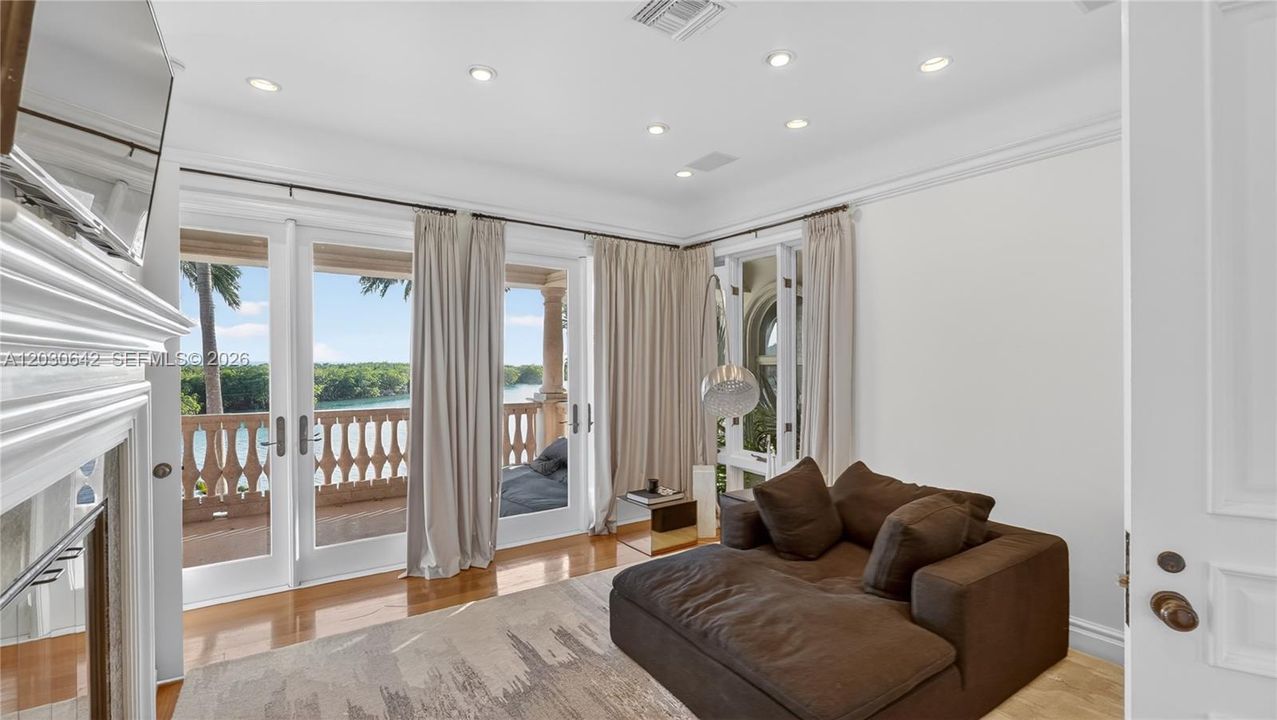 For Rent: $150,000 (9 beds, 8 baths, 10964 Square Feet)