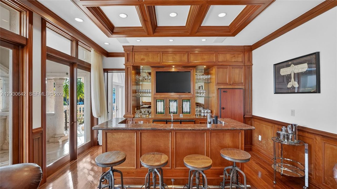 For Rent: $150,000 (9 beds, 8 baths, 10964 Square Feet)