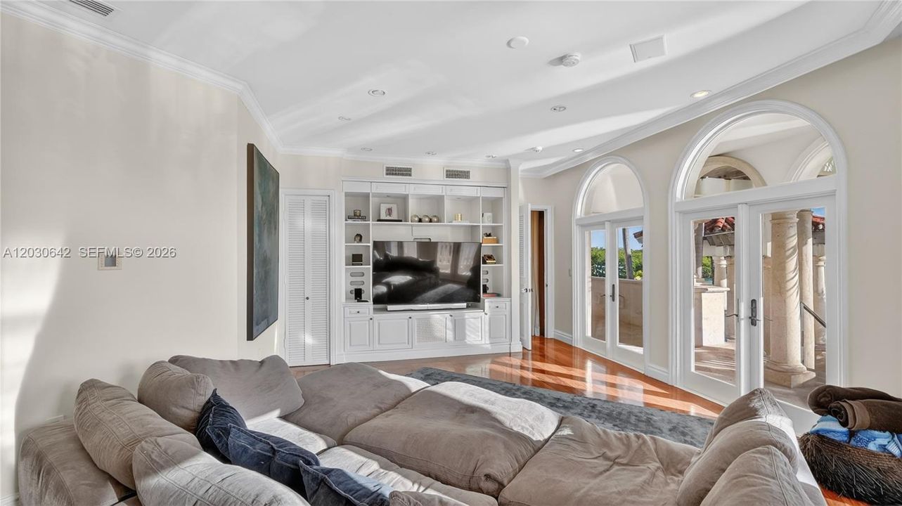 For Rent: $150,000 (9 beds, 8 baths, 10964 Square Feet)