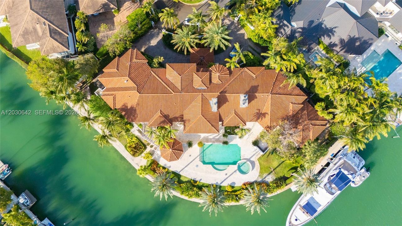 For Rent: $150,000 (9 beds, 8 baths, 10964 Square Feet)