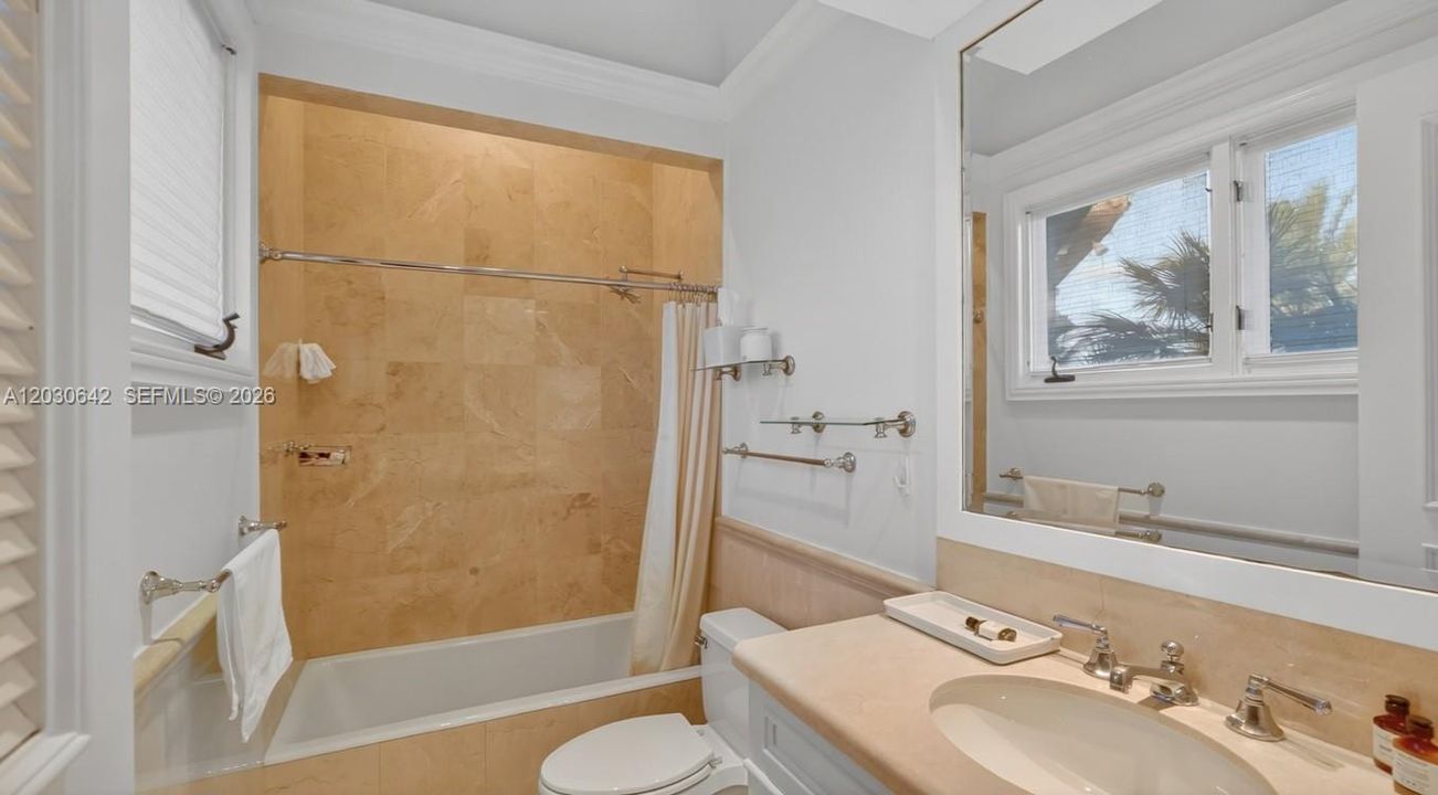 For Rent: $150,000 (9 beds, 8 baths, 10964 Square Feet)