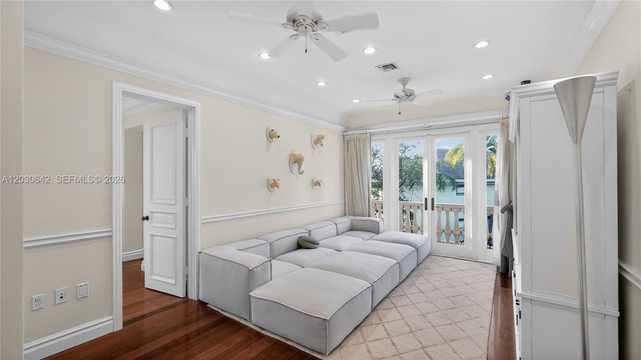 For Rent: $150,000 (9 beds, 8 baths, 10964 Square Feet)