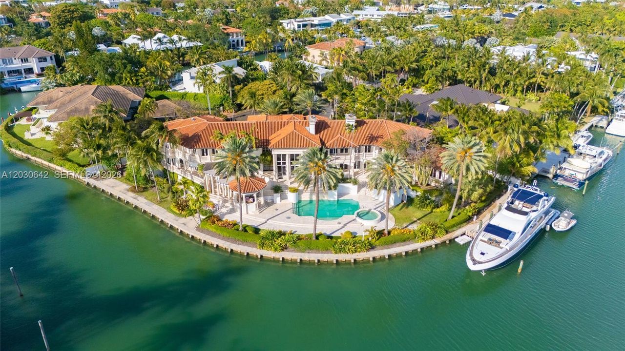 For Rent: $150,000 (9 beds, 8 baths, 10964 Square Feet)