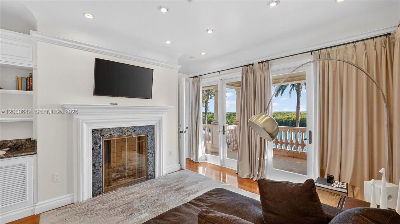 For Rent: $150,000 (9 beds, 8 baths, 10964 Square Feet)