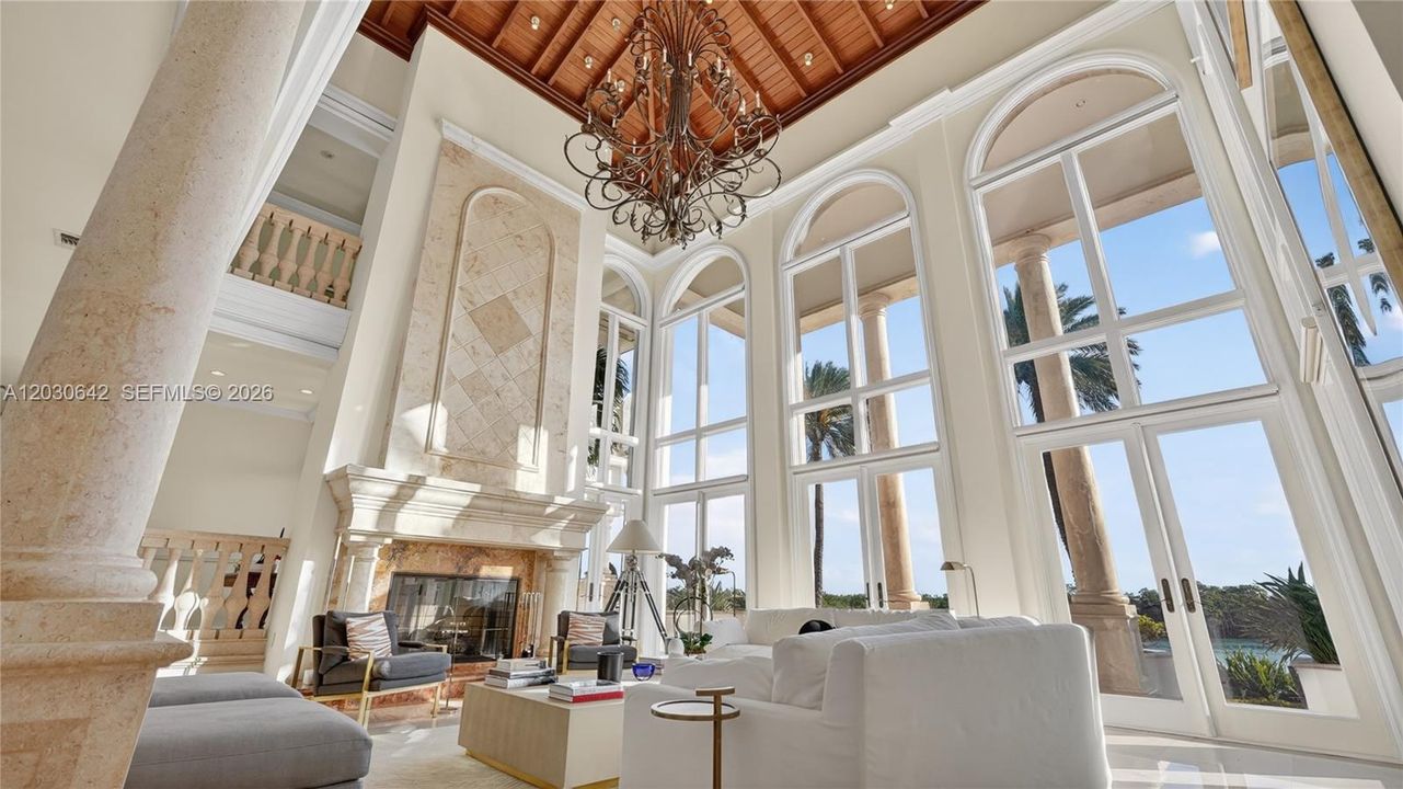 For Rent: $150,000 (9 beds, 8 baths, 10964 Square Feet)