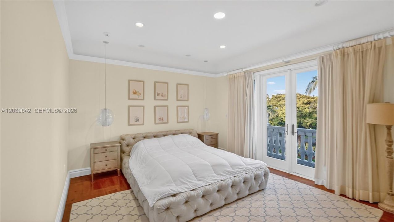 For Rent: $150,000 (9 beds, 8 baths, 10964 Square Feet)