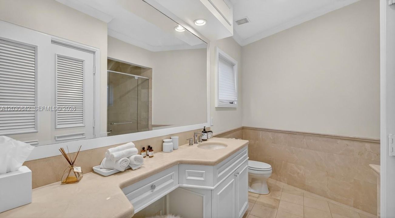 For Rent: $150,000 (9 beds, 8 baths, 10964 Square Feet)