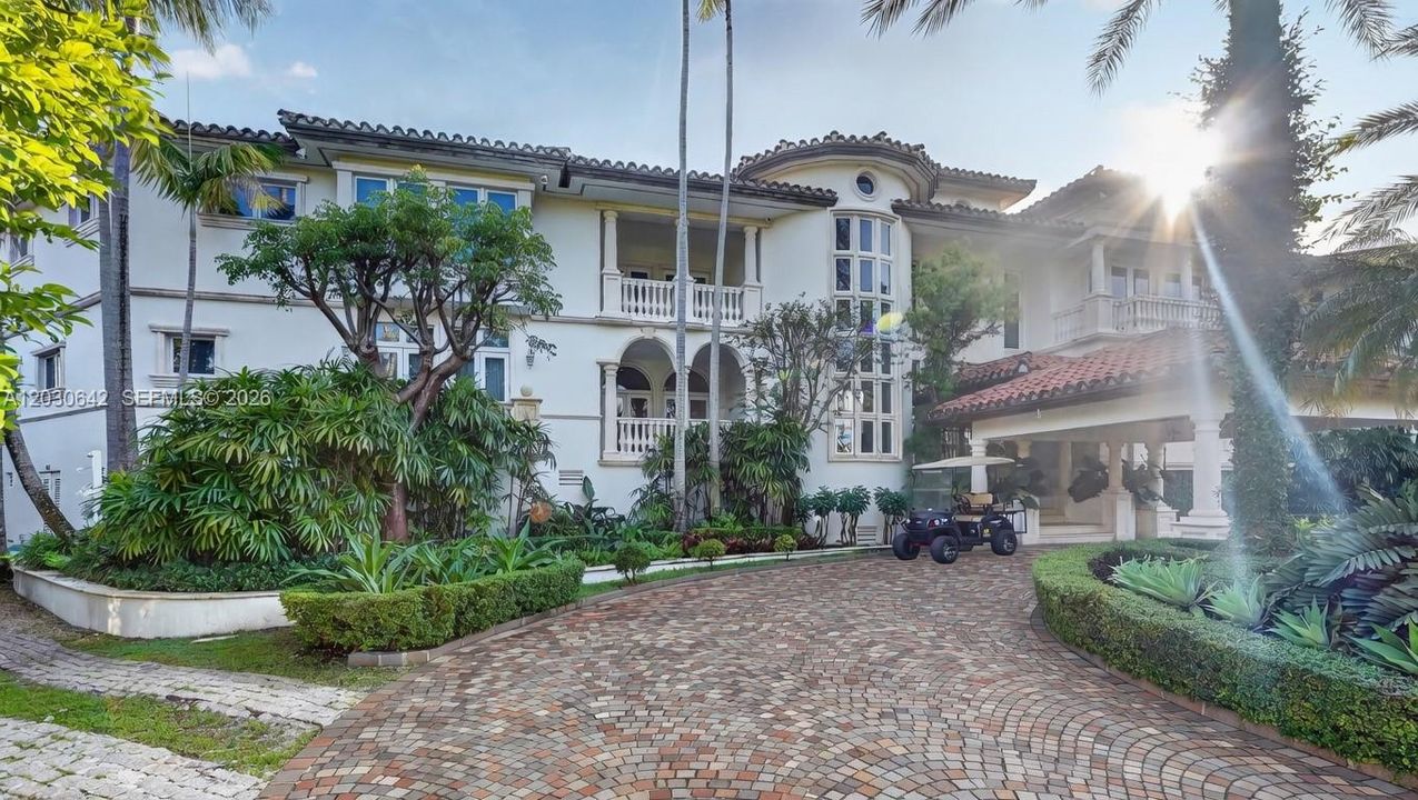 For Rent: $150,000 (9 beds, 8 baths, 10964 Square Feet)