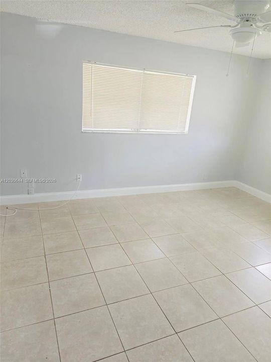 For Sale: $175,000 (2 beds, 1 baths, 1065 Square Feet)