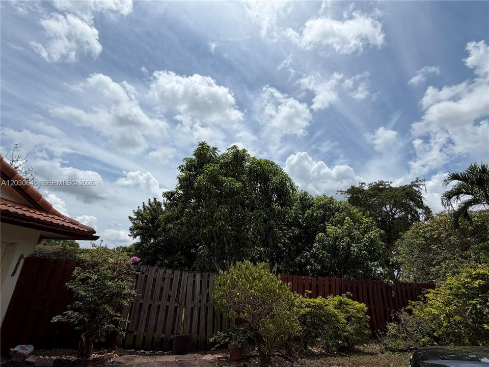 For Sale: $530,000 (3 beds, 2 baths, 1712 Square Feet)