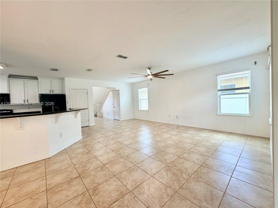 Active With Contract: $2,450 (4 beds, 2 baths, 0 Square Feet)