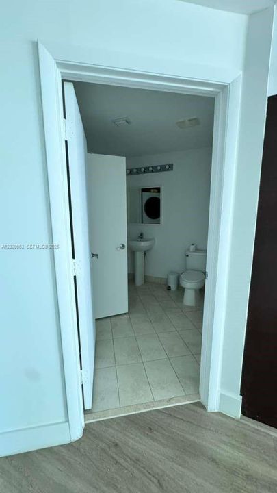 For Rent: $2,800 (1 beds, 1 baths, 780 Square Feet)