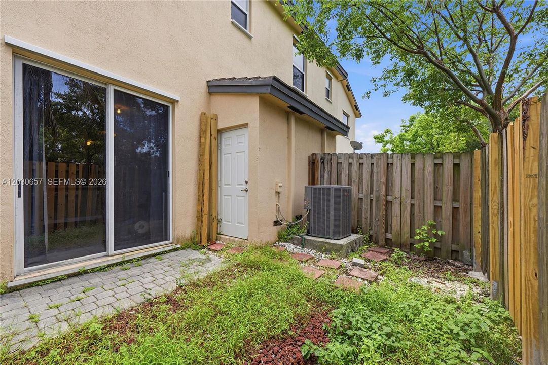 For Sale: $239,990 (3 beds, 2 baths, 1325 Square Feet)