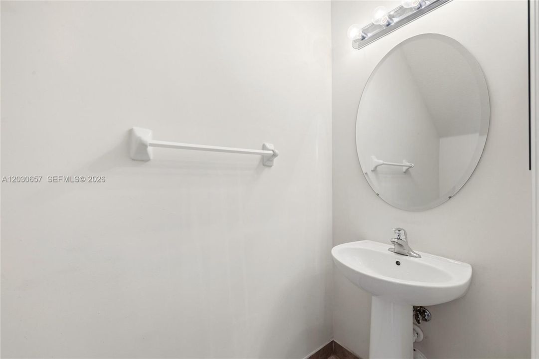 For Sale: $239,990 (3 beds, 2 baths, 1325 Square Feet)