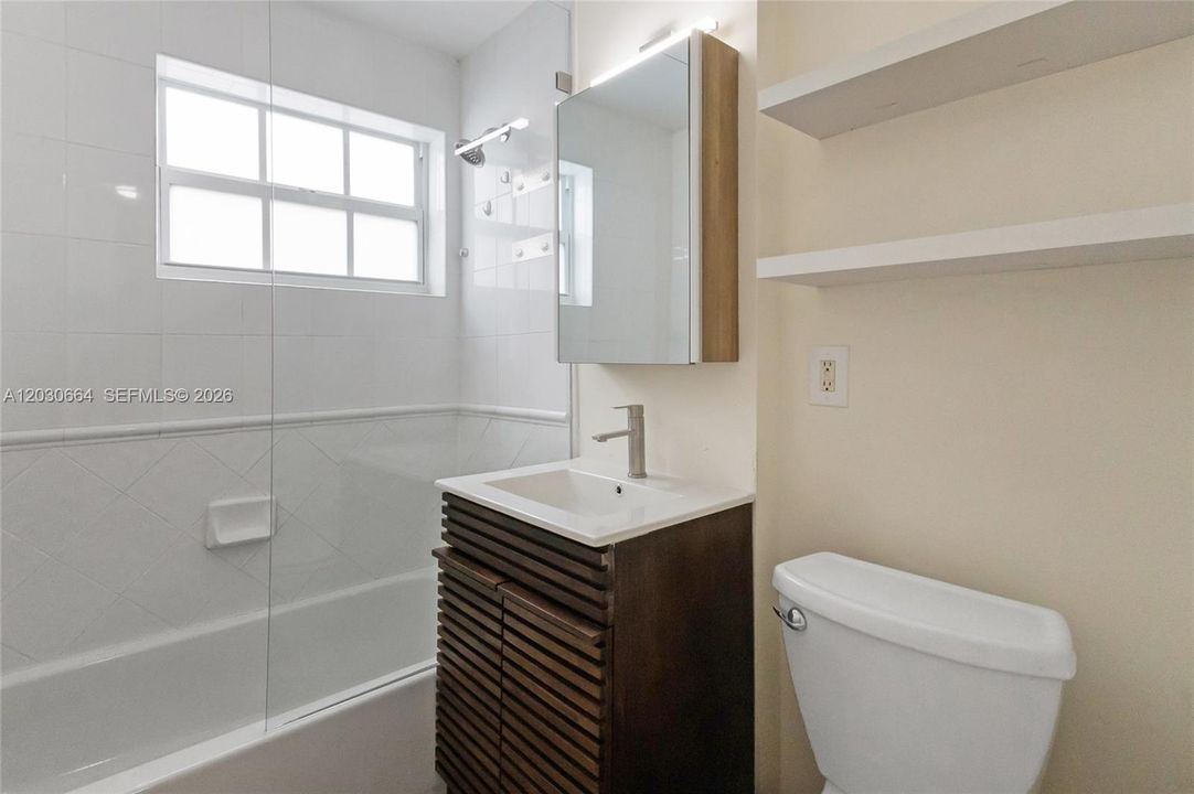 For Rent: $2,650 (2 beds, 1 baths, 740 Square Feet)