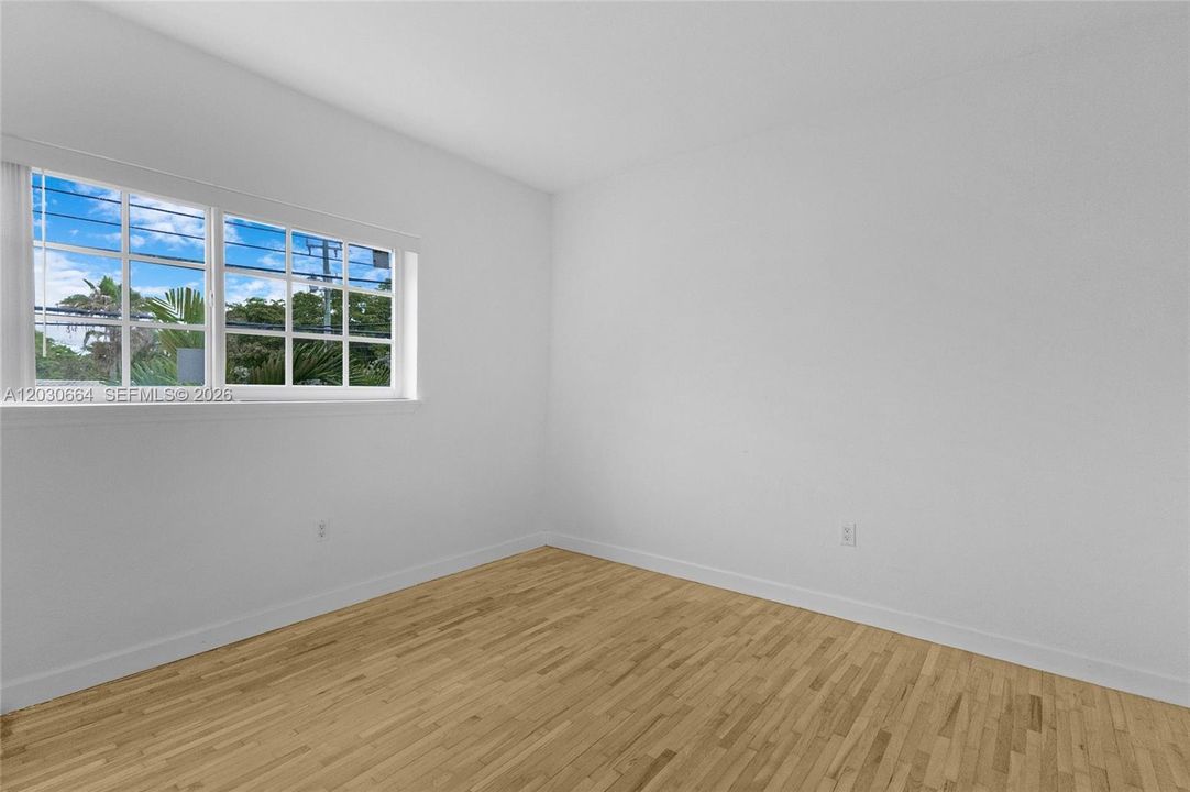 For Rent: $2,650 (2 beds, 1 baths, 740 Square Feet)