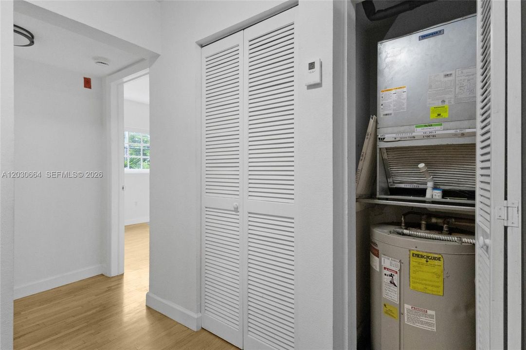 For Rent: $2,650 (2 beds, 1 baths, 740 Square Feet)