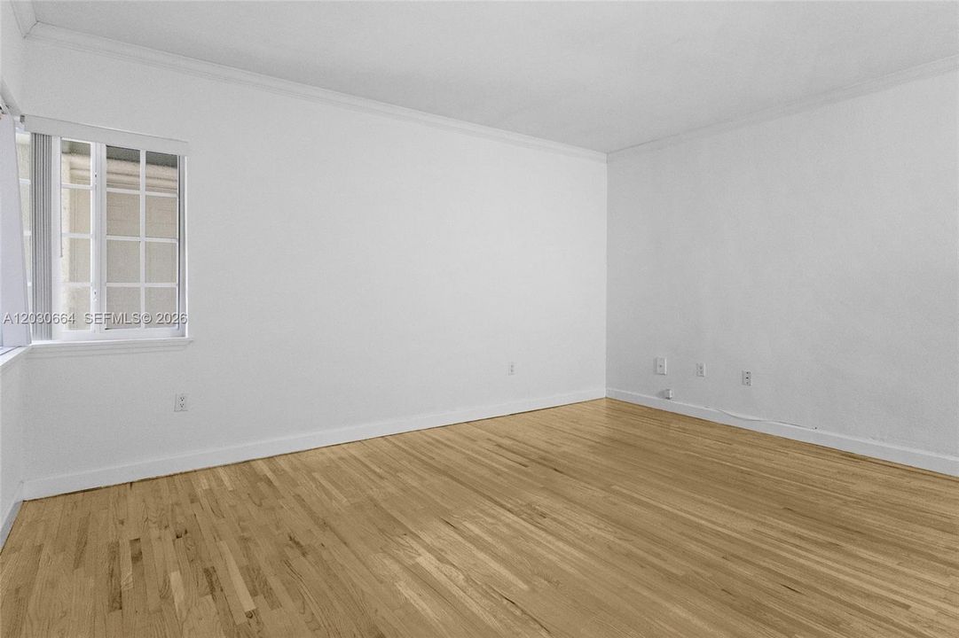 For Rent: $2,650 (2 beds, 1 baths, 740 Square Feet)