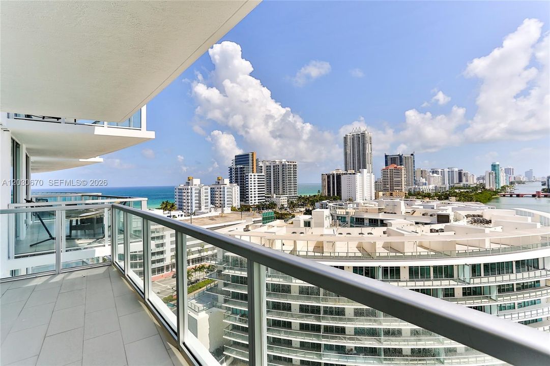 For Rent: $4,500 (2 beds, 2 baths, 952 Square Feet)