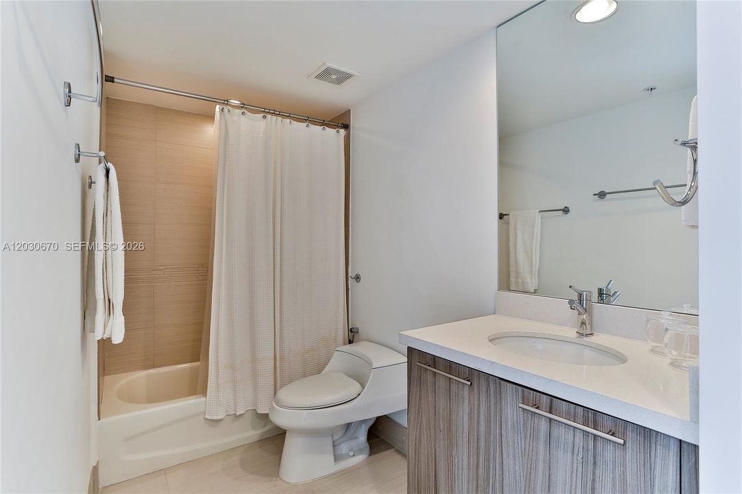 For Rent: $4,500 (2 beds, 2 baths, 952 Square Feet)