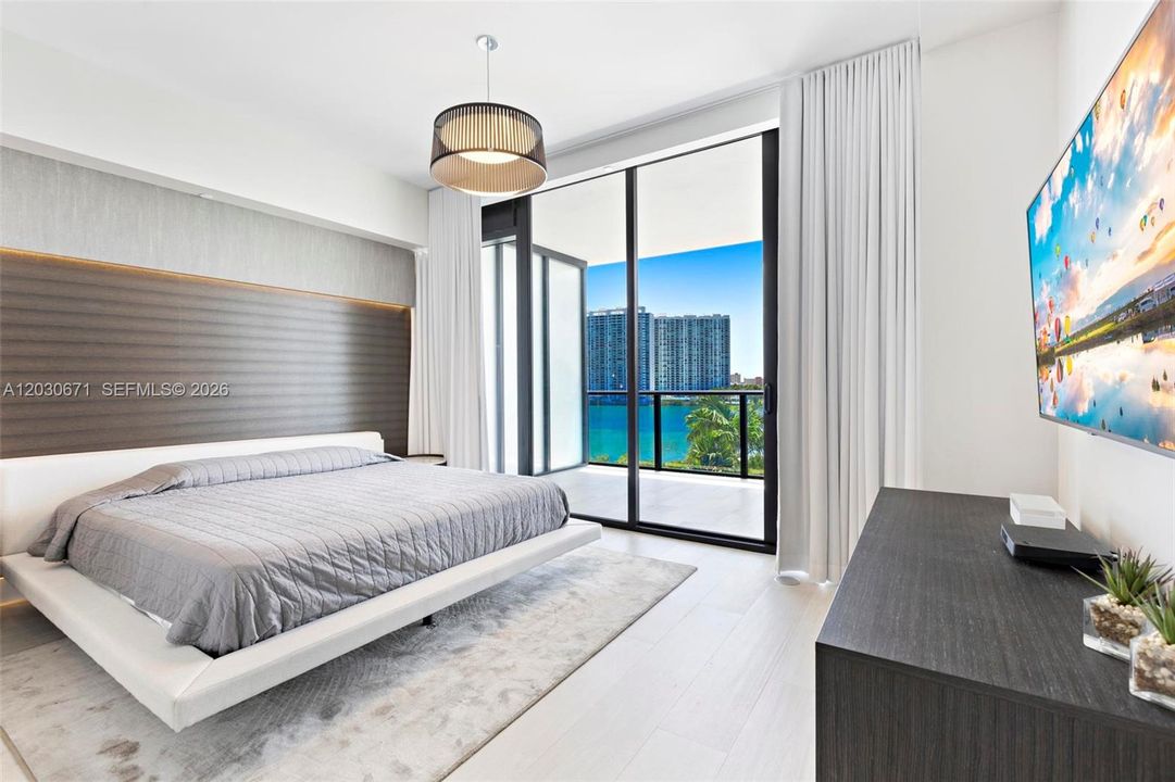 For Sale: $3,780,000 (3 beds, 4 baths, 2626 Square Feet)
