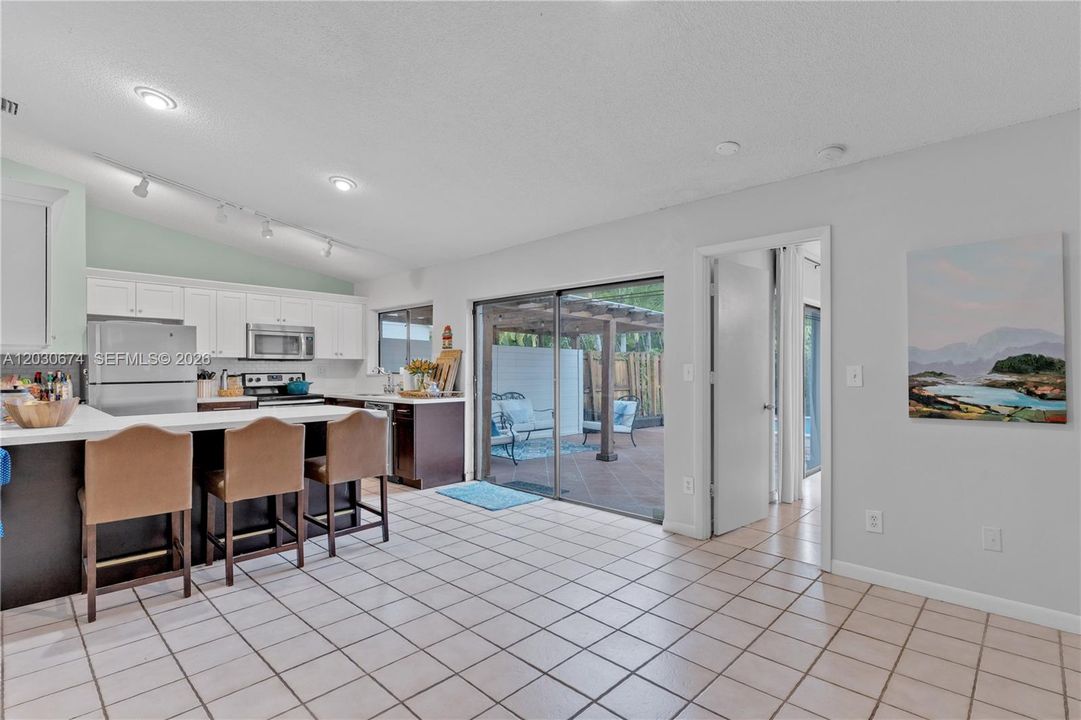 En Venta: $665,000 (3 camas, 3 baños, 1593 Pies cuadrados)