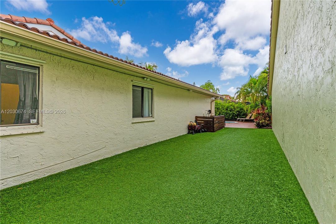 En Venta: $665,000 (3 camas, 3 baños, 1593 Pies cuadrados)