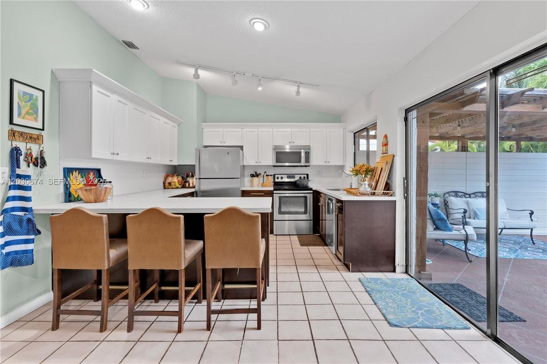 En Venta: $665,000 (3 camas, 3 baños, 1593 Pies cuadrados)