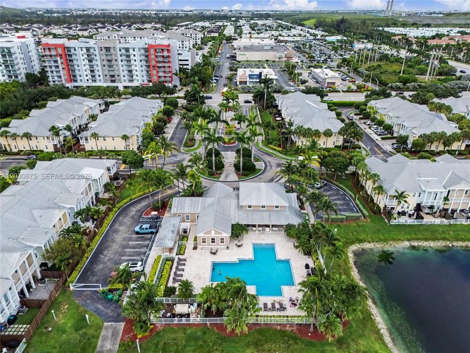 En Venta: $695,000 (3 camas, 2 baños, 2062 Pies cuadrados)
