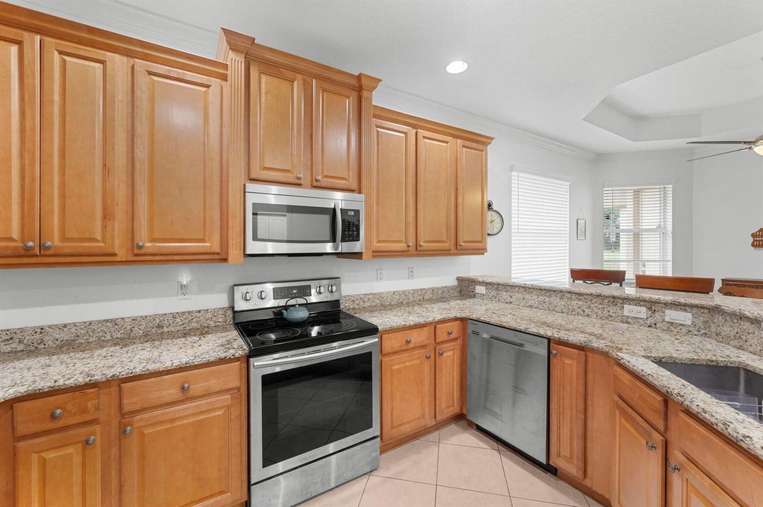 22-web-or-mls-7327 Sea Pines Ct - 22