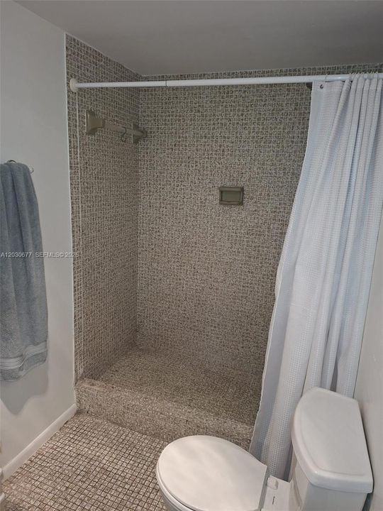 En Venta: $349,000 (2 camas, 2 baños, 1110 Pies cuadrados)