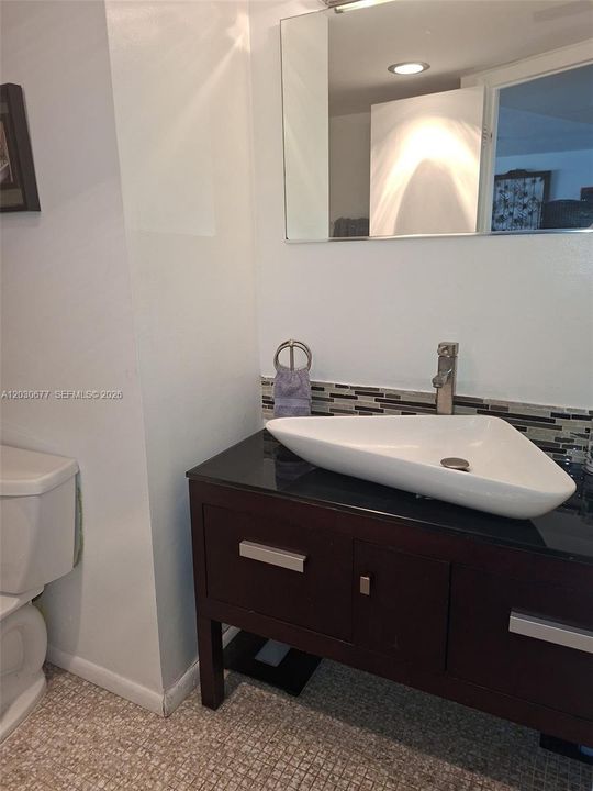 En Venta: $349,000 (2 camas, 2 baños, 1110 Pies cuadrados)