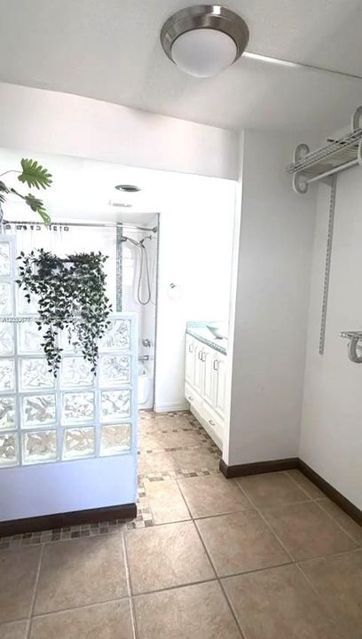En Venta: $349,000 (2 camas, 2 baños, 1110 Pies cuadrados)