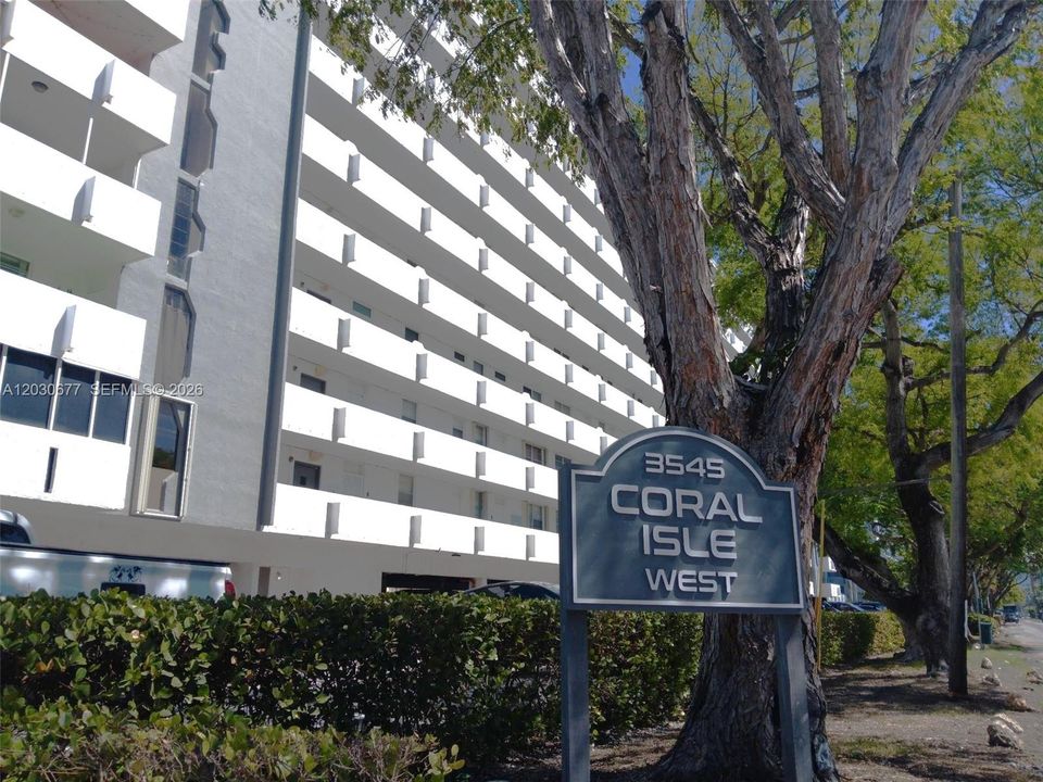 En Venta: $349,000 (2 camas, 2 baños, 1110 Pies cuadrados)