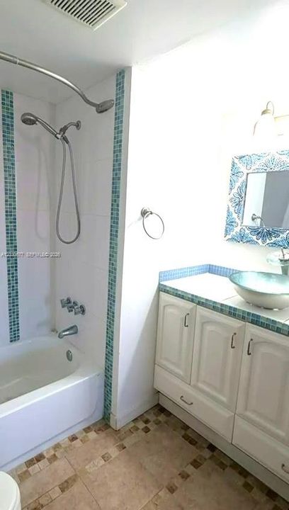 En Venta: $349,000 (2 camas, 2 baños, 1110 Pies cuadrados)