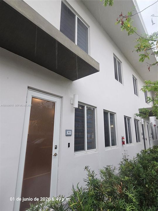For Sale: $497,000 (3 beds, 2 baths, 1322 Square Feet)