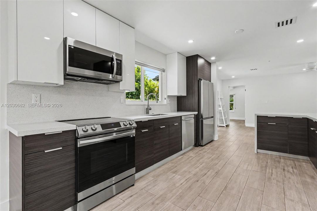 For Rent: $3,600 (3 beds, 2 baths, 1330 Square Feet)