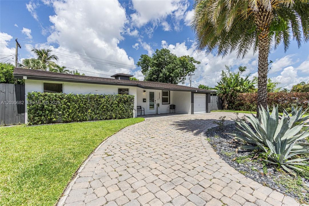 For Rent: $3,600 (3 beds, 2 baths, 1330 Square Feet)